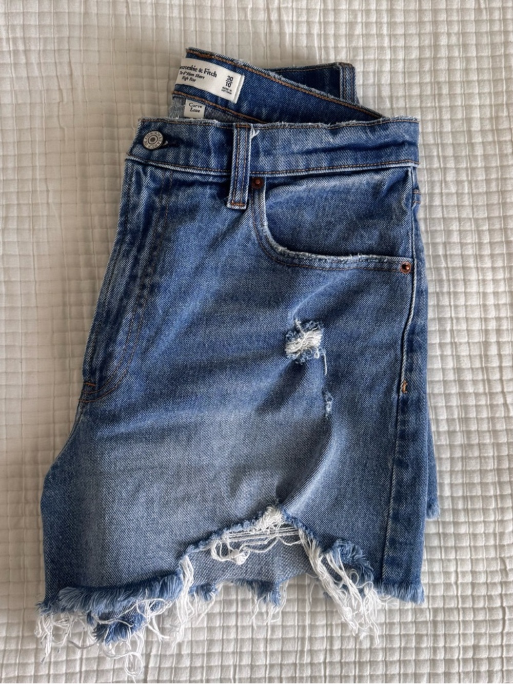 Abercrombie & Fitch High-Rise Denim Shorts - Medium Blue Wash - Curve Love - Picture 4 of 4